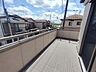 その他：住宅街の中の一戸建て、あたりはほとんど住宅です。 