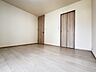 洋室：今からここを誰のお部屋にしようか、そんな洋室。 