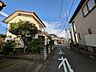 外観：青空が広がる閑静な住宅街の中で、ゆったりとした時間が流れる穏やかな住環境が整っています。