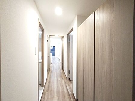 玄関がいつも片づく大容量シューズボックス。 