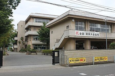 熊谷市立富士見中学校（1950m）