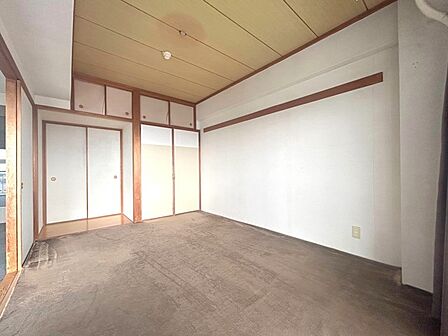 お子様にとっていいお昼寝空間になる和室は、ぜひリビングのお隣で。