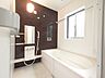 浴室：一日の疲れを癒す浴室は、広々1坪以上。 