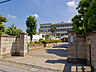 周辺：上尾市立西小学校（590m）