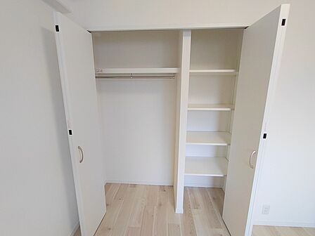 部屋ごとに設けた収納は、住みやすさへのこだわり。 
