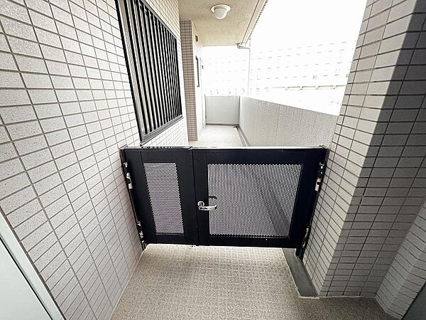 玄関を拡大表示