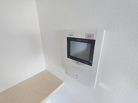 お一人の時でも安心のモニター付きインターホン 