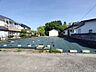 外観：車の通りも少ない閑静な住宅地。子育てにも、第二の人生にも。 
