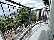 南向きバルコニーでお洗濯ものはいつもカラッと乾きます。 