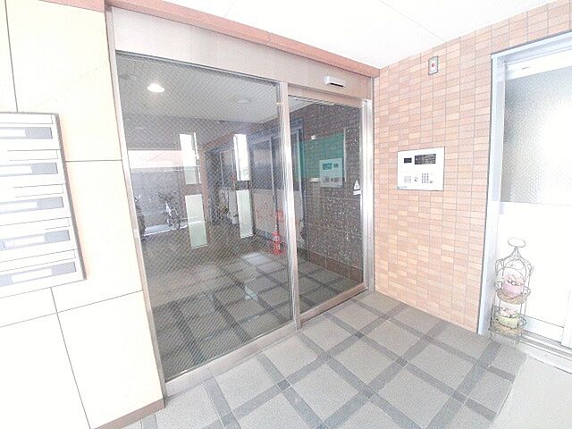 7 / 11