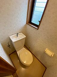 [トイレ] コンセント付・窓付のお手洗い