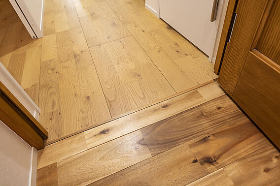 リビングと廊下...