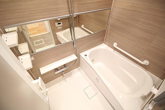 上質な広々浴室...