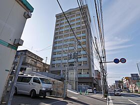 ラ・フェリス下到津  ｜ 福岡県北九州市小倉北区下到津2丁目（賃貸マンション2K・10階・32.01㎡） その1