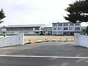 八戸市立白銀小学校 800m