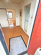玄関から見たお部屋