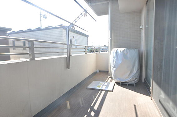 広々としたバル...