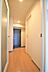 玄関：お部屋から見た廊下・玄関