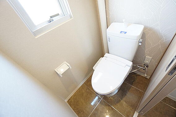 トイレも新規リ...