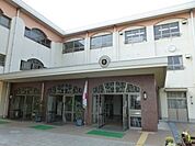 和歌山市立今福小学校まで527m