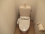 温水洗浄機能付きの水洗トイレです。