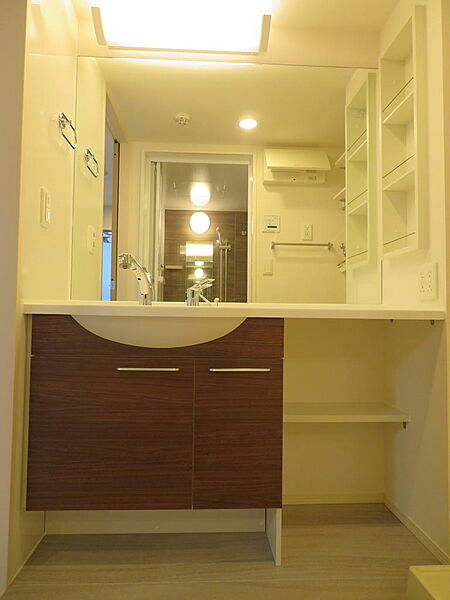 apartment 栃木県小山市中央町２丁目
中央町の賃貸情報を見る
物件地図