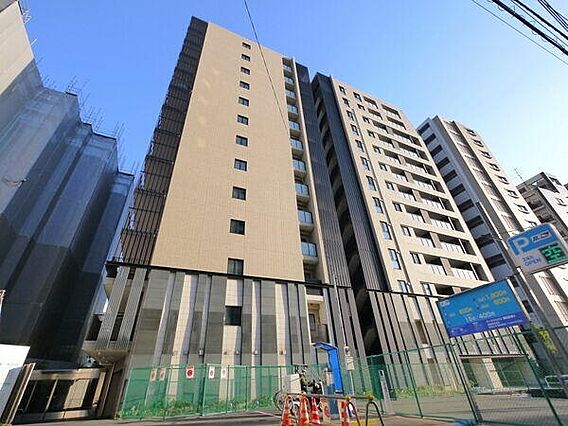 オフホワイトを...