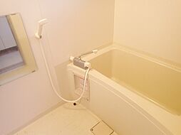 [風呂] シンプルな浴室でお掃除がしやすいです。