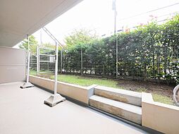 [バルコニー] 開放感のあるテラスと専用庭