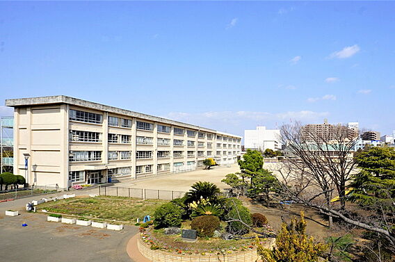 茅ヶ崎市立梅田...