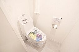 [トイレ] 清潔感と使い心地を追求することで、ご家族の健康をサポート。暮らしの中のさりげないひとときの快適さにもこだわりを持って、設備を配しております♪