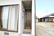 玄関は安心のダブルロック