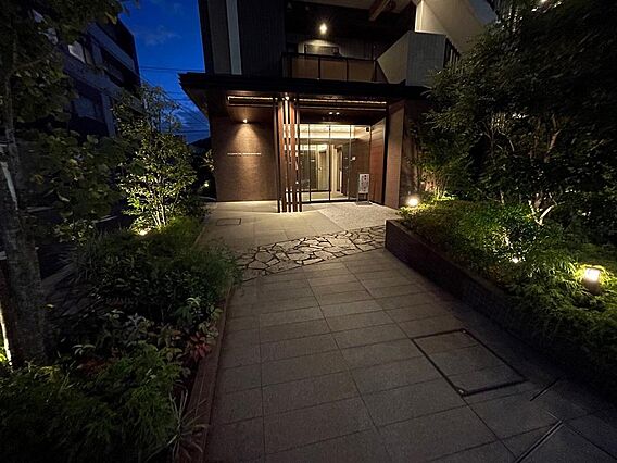 夜は落ち着いた...