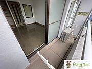 西向きと東向きのお部屋があります。