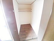 収納は各部屋にございます。