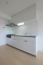 [キッチン] ■新規内装リフォーム施工済みのキレイなお住まい  