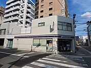 コンビニ（ローソン広島橋本町店まで191ｍ (1)