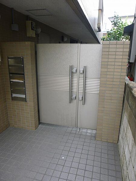 東京都調布市国領町 賃貸マンション 2階 外観