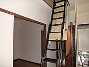 屋根裏収納