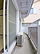 バルコニーは広く開放的です。