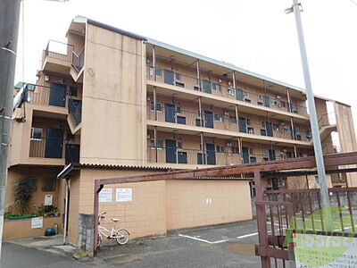 外観：周辺住宅街でとっても静かです