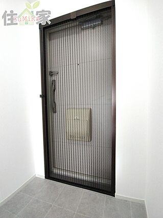 玄関にはスライ...