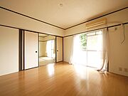 洋室8帖