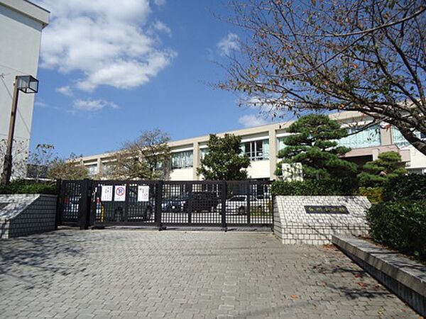 画像19:久留米市立合川小学校（526m）