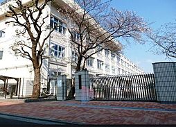 [周辺] 板橋区立西台中学校 徒歩8分。 630m