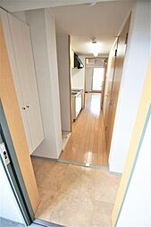 玄関から見たお部屋