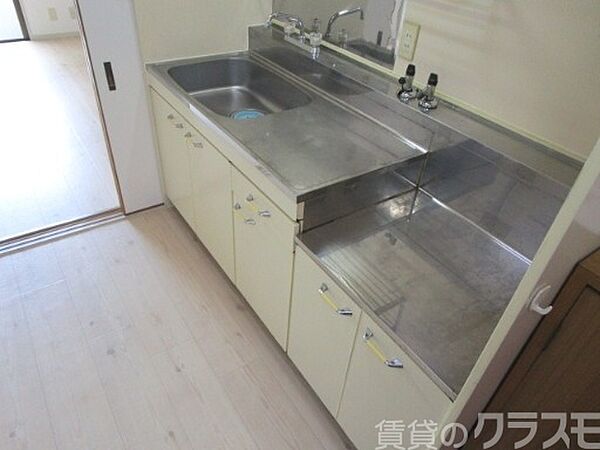 画像8:調理スペース確保のキッチンです。