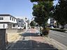その他：松虫通に面しています。前面道路は歩道付きの公道広々約２５ｍです。