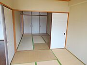 和室2間つづきで広いです