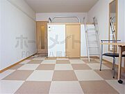 色や柄はお部屋によって違う場合もあります